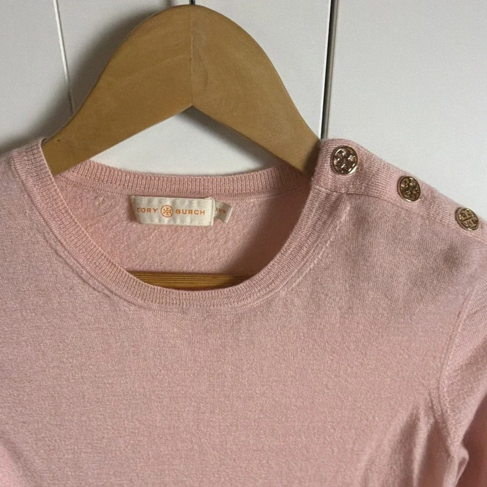 Tory Burch 100% Cashmere XS Sweater Gold Logo Buttons Soft Pink Luxury Preppy